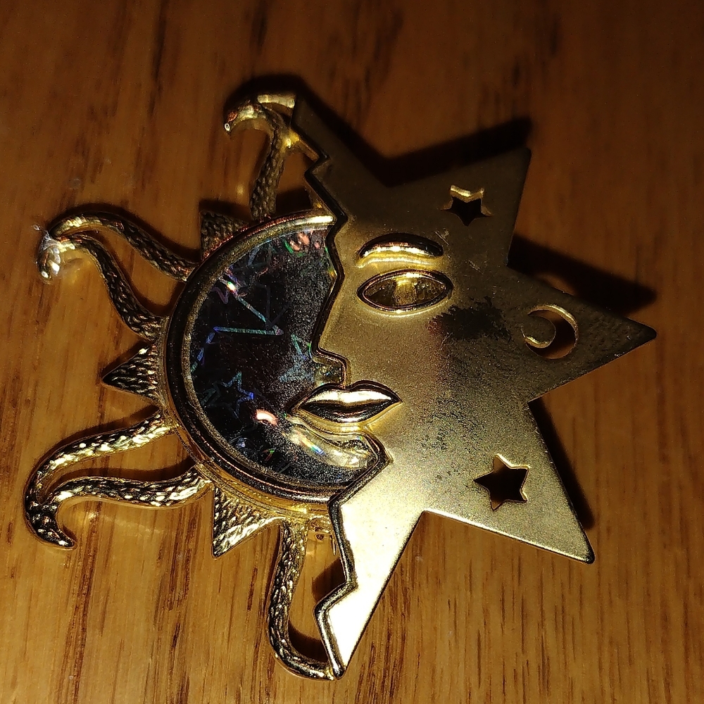 Funky vintage gold sun brooch